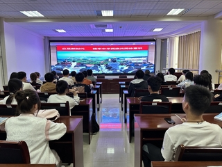 太阳成集团tyc234cc组织学生观看铸牢...